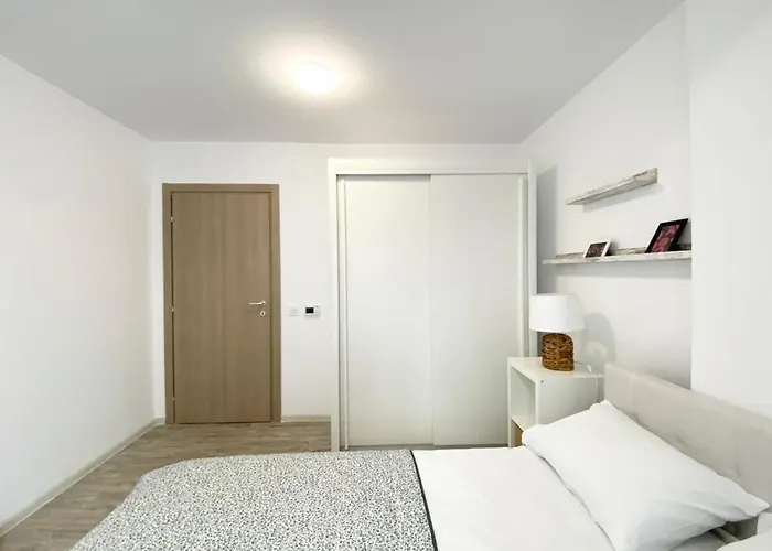 Apartmán The Painter - Timpuri Noi 1br With Parking *
