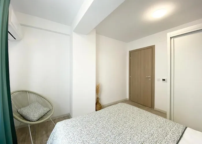 The Painter - Timpuri Noi 1br With Parking Bukurešť