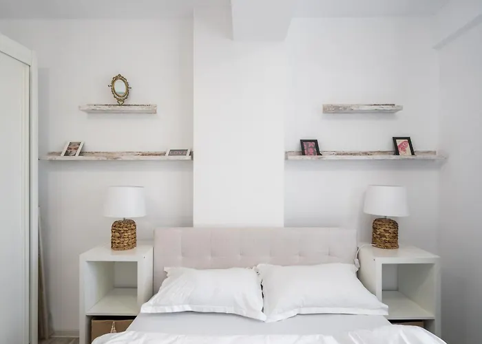 Apartmán The Painter - Timpuri Noi 1br With Parking Bukurešť