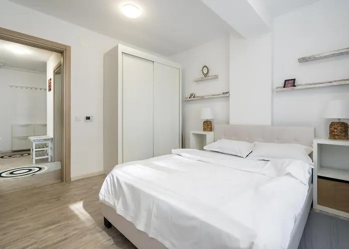 The Painter - Timpuri Noi 1br With Parking Lejlighed