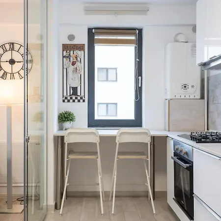 The Painter - Timpuri Noi 1br With Parking * Bucarest