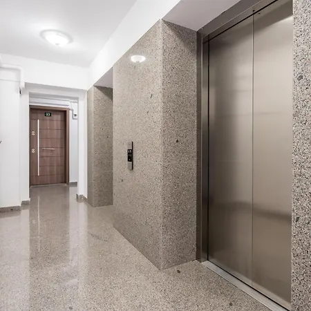 The Painter - Timpuri Noi 1br With Parking * Bucarest